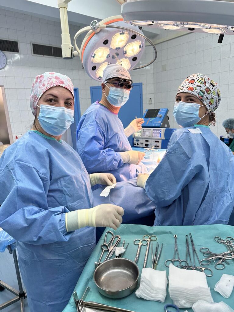 Д-р Вълкан Иванов - хирургичен екип